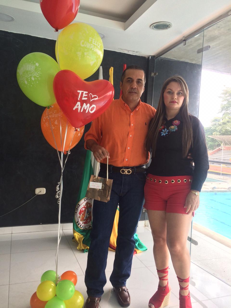 Junto a su esposa Nelsy Pérez.